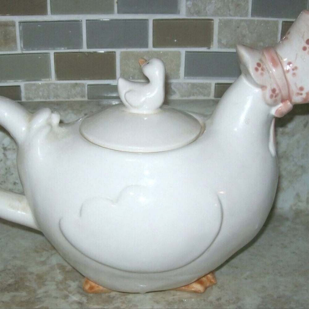 Fitz & Floyd Betty Quacker teapot